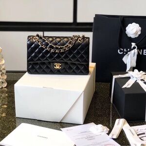 Chanel Black Quilted Shoulder Bag with Gold Chain